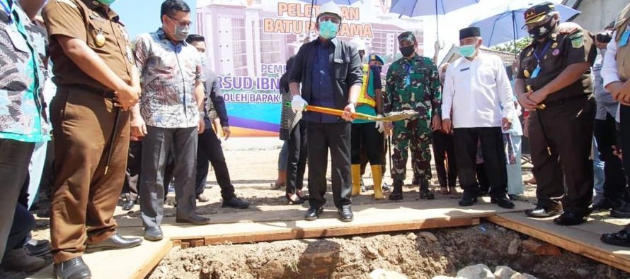 Peletakan Batu Pertama Pembangunan Gedung RSUD Ibnu Sutowo Baturaja oleh Gubernur Sumsel H. Herman Deru