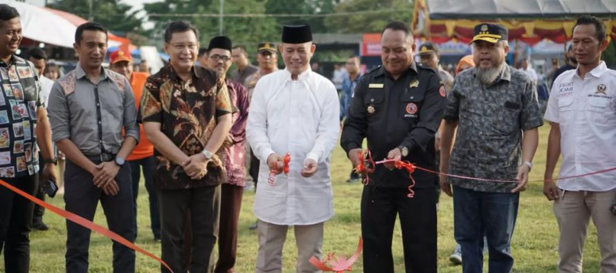 Penjabat Bupati OKU H. Teddy Meilwansyah Menghadiri Pembukaan Bazar OKU Sukses Tahun 2022