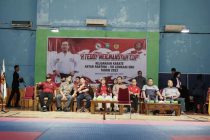 Penjabat Bupati OKU H. Teddy Meilwansyah Menutup sekaligus Memberikan hadiah pada “H. Teddy Meilwansyah Cup” Kejuaraan Karate Antar Ranting-VII Lemkari OKU Tahun 2022